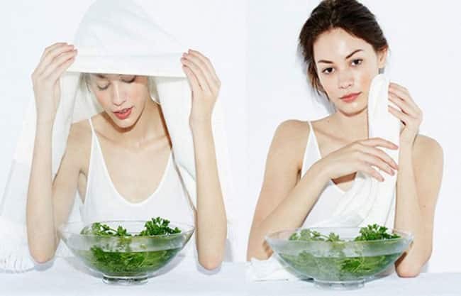 Xông mặt để kích thích đẩy mụn ẩn