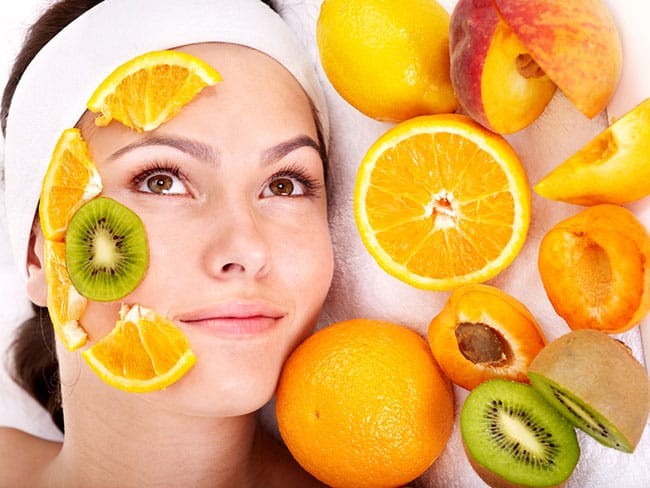 Sử dụng mặt nạ thiên nhiên điều trị mụn ẩn hiệu quả